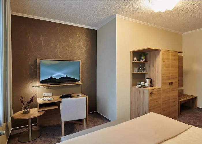 祖姆施万安姆比恩特酒店 3* 盖尔森基兴